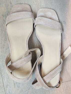 Ann Taylor Suede Ankle-Strap Sandals in Light Beige, NWT, Size 8.5